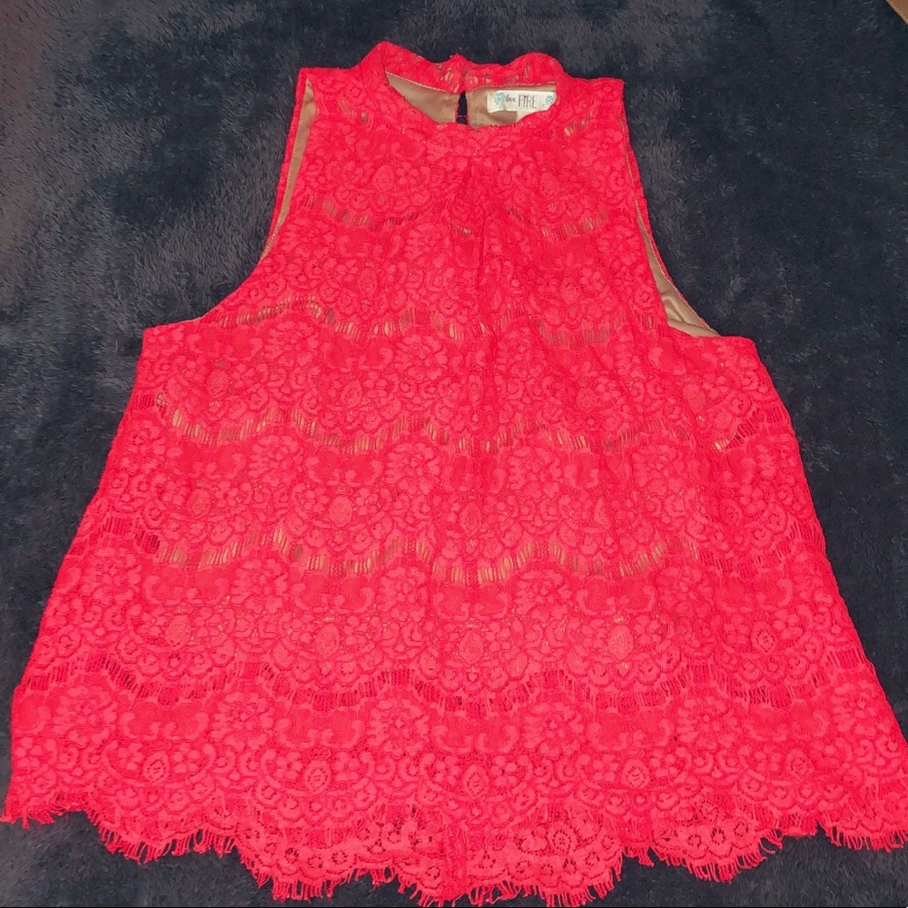 Women’s peach lace tank top